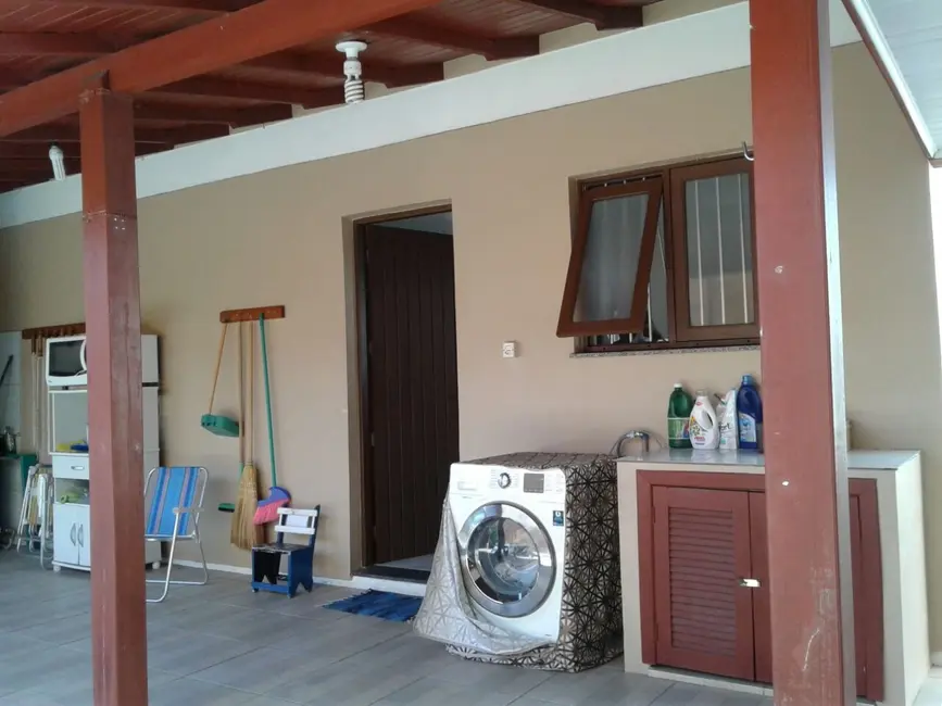 Foto 11 de Casa com 3 quartos à venda, 112m2 em Tramandai - RS