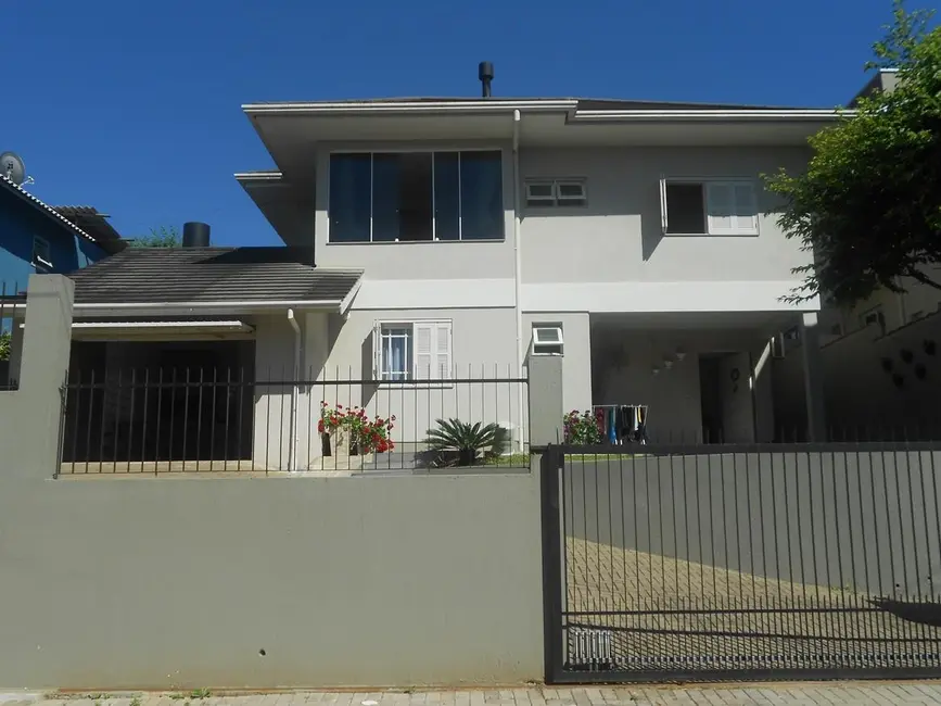 Casa com 3 quartos à venda, 210m2 em Nova Petropolis - RS - imagem 1 Foto 1 de Casa com 3 quartos à venda, 210m2 em Nova Petropolis - RS