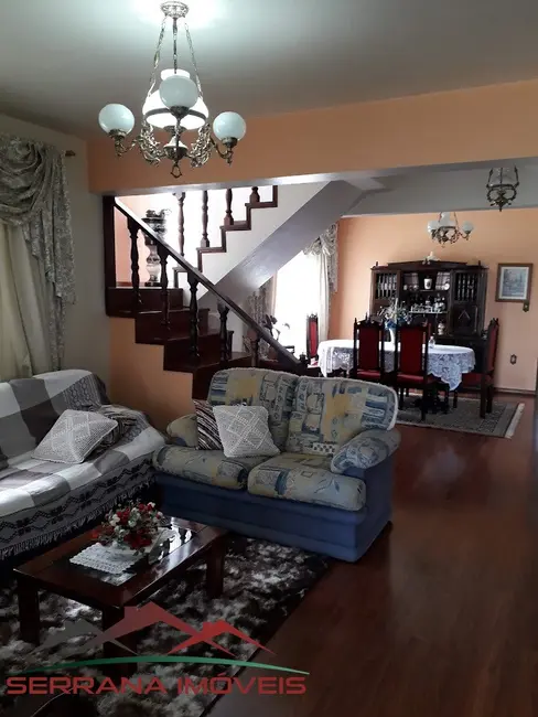 Foto 2 de Casa com 4 quartos à venda, 231m2 em Nova Petropolis - RS
