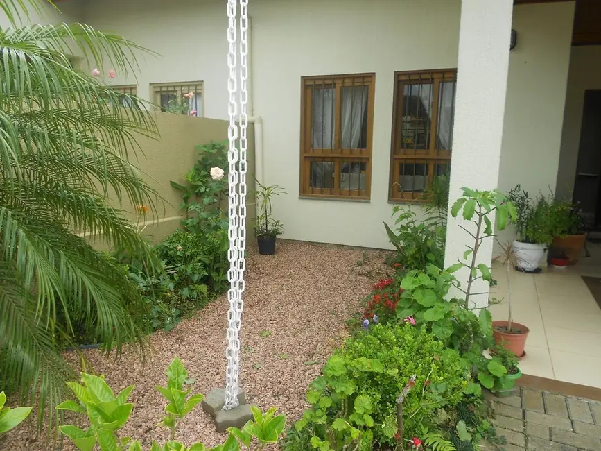 Foto 2 de Casa com 4 quartos à venda, 180m2 em Nova Petropolis - RS