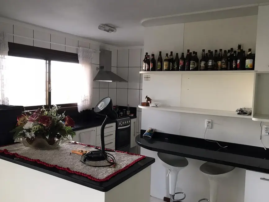 Casa com 3 quartos à venda, 300m2 em Nova Petropolis - RS - imagem 8 Foto 8 de Casa com 3 quartos à venda, 300m2 em Nova Petropolis - RS