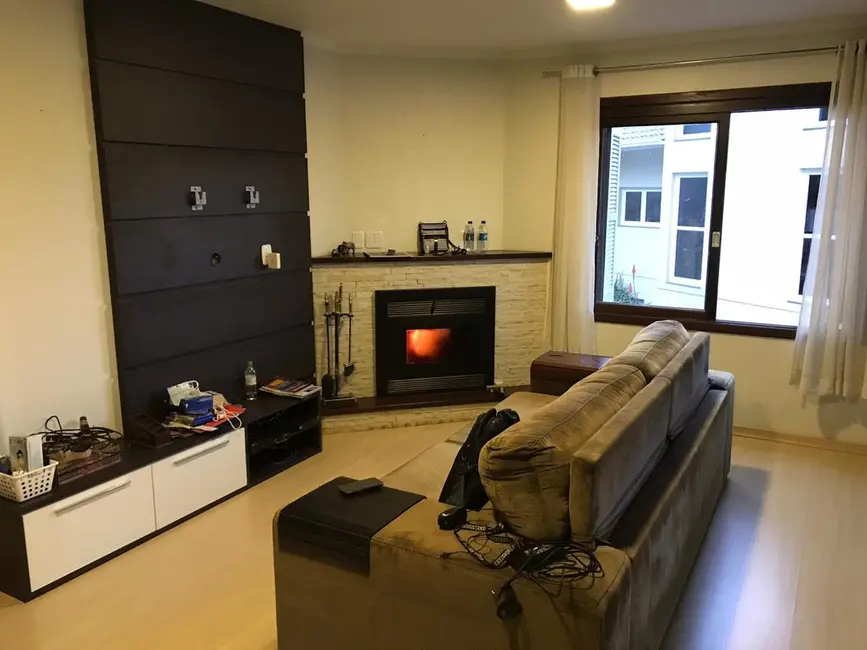 Casa com 3 quartos à venda, 300m2 em Nova Petropolis - RS - imagem 6 Foto 6 de Casa com 3 quartos à venda, 300m2 em Nova Petropolis - RS