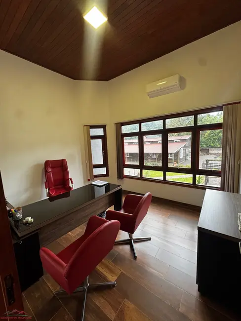 Sala Comercial para alugar, 179m2 em Nova Petropolis - RS - imagem 4 Foto 4 de Sala Comercial para alugar, 179m2 em Nova Petropolis - RS