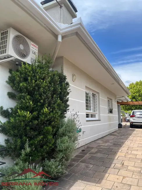 Foto 9 de Casa com 3 quartos à venda, 220m2 em Nova Petropolis - RS