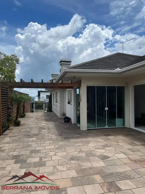 Foto 5 de Casa com 3 quartos à venda, 220m2 em Nova Petropolis - RS