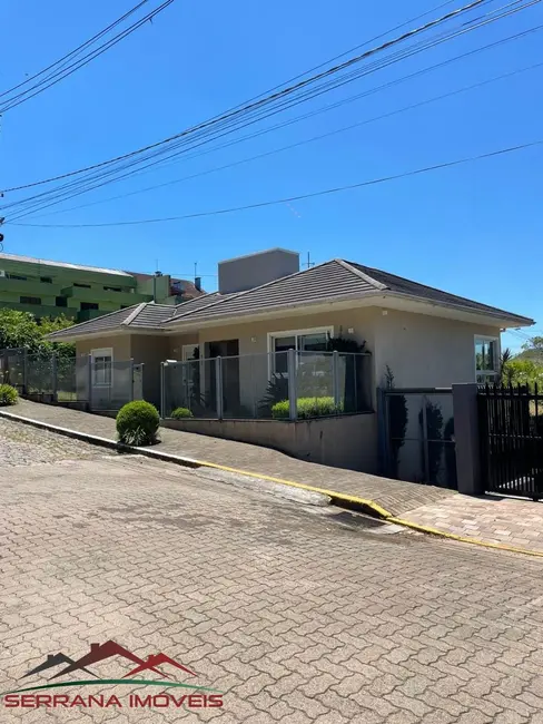 Foto 2 de Casa com 3 quartos à venda, 230m2 em Nova Petropolis - RS