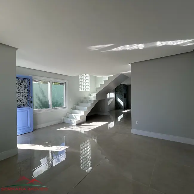 Casa com 3 quartos para alugar, 210m2 em Nova Petropolis - RS - imagem 4 Foto 4 de Casa com 3 quartos para alugar, 210m2 em Nova Petropolis - RS