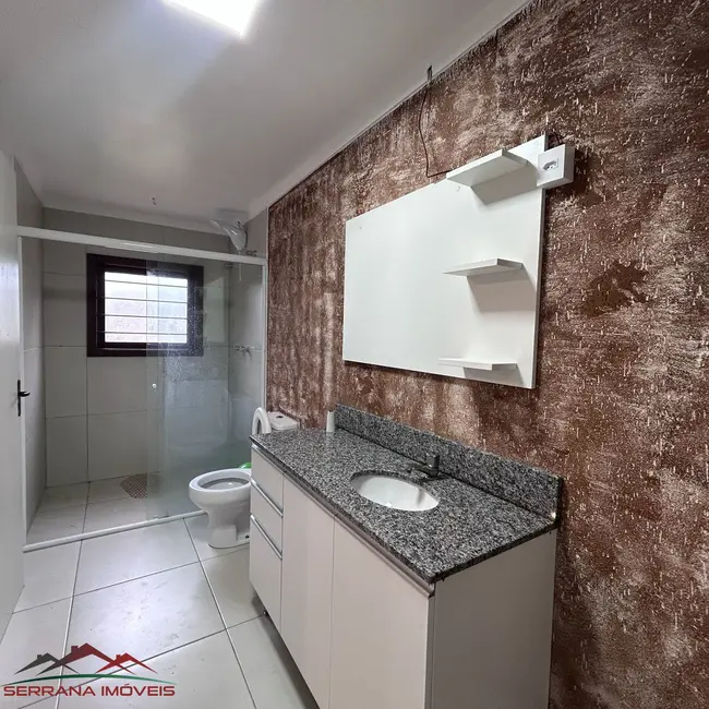 Casa com 3 quartos para alugar, 110m2 em Nova Petropolis - RS - imagem 5 Foto 5 de Casa com 3 quartos para alugar, 110m2 em Nova Petropolis - RS