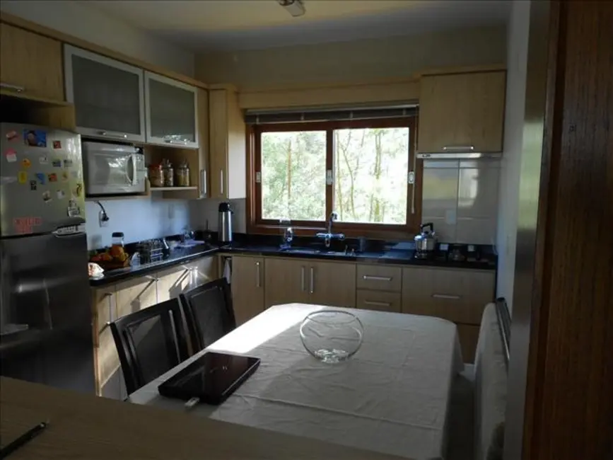 Apartamento com 2 quartos para alugar, 94m2 em Nova Petropolis - RS - imagem 4 Foto 4 de Apartamento com 2 quartos para alugar, 94m2 em Nova Petropolis - RS