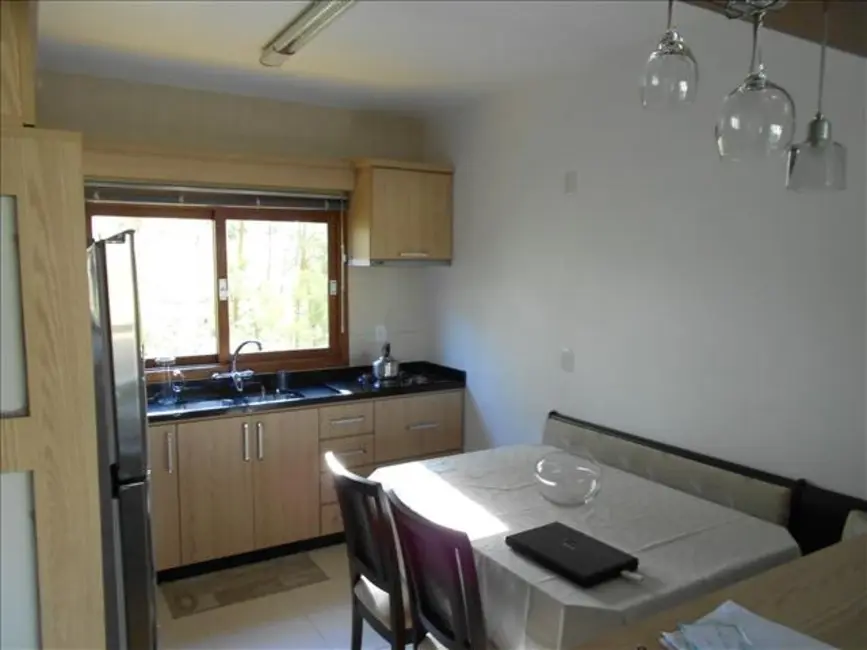 Apartamento com 2 quartos para alugar, 94m2 em Nova Petropolis - RS - imagem 5 Foto 5 de Apartamento com 2 quartos para alugar, 94m2 em Nova Petropolis - RS