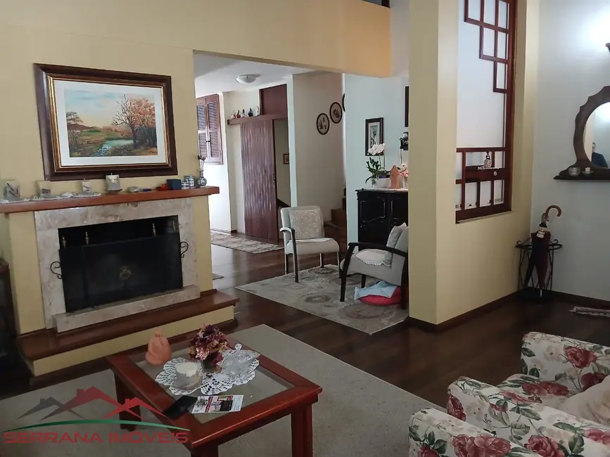 Casa com 5 quartos à venda, 243m2 em Centro, Nova Petropolis - RS - imagem 8 Foto 8 de Casa com 5 quartos à venda, 243m2 em Centro, Nova Petropolis - RS