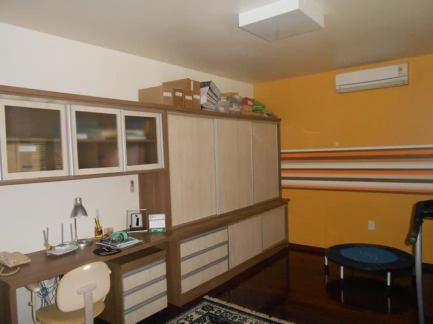 Casa com 3 quartos à venda, 210m2 em Picada Cafe - RS - imagem 9 Foto 9 de Casa com 3 quartos à venda, 210m2 em Picada Cafe - RS