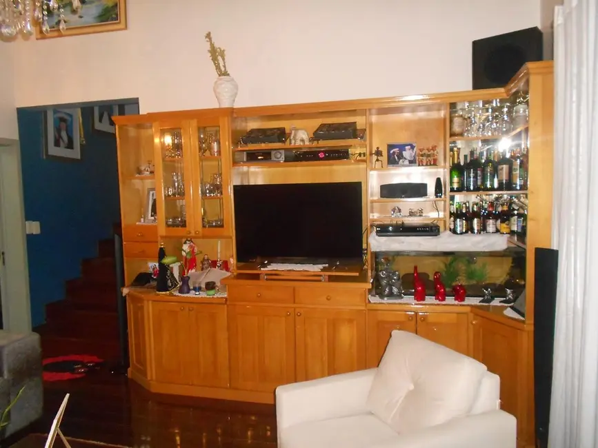 Casa com 3 quartos à venda, 210m2 em Picada Cafe - RS - imagem 3 Foto 3 de Casa com 3 quartos à venda, 210m2 em Picada Cafe - RS