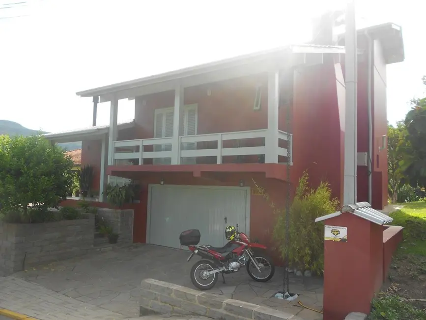 Foto 1 de Casa com 3 quartos à venda, 210m2 em Picada Cafe - RS