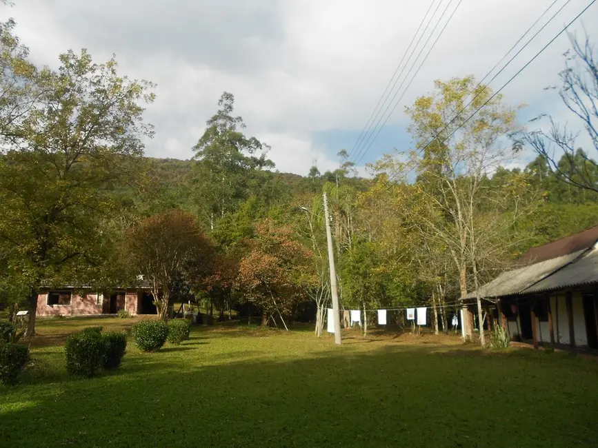 Sítio / Rancho com 3 quartos à venda, 100m2 em Picada Cafe - RS - imagem 4 Foto 4 de Sítio / Rancho com 3 quartos à venda, 100m2 em Picada Cafe - RS