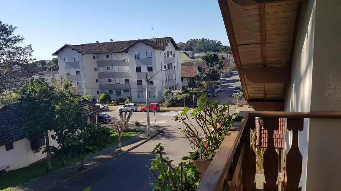 Foto 3 de Casa com 4 quartos à venda, 420m2 em Centro, Nova Petropolis - RS