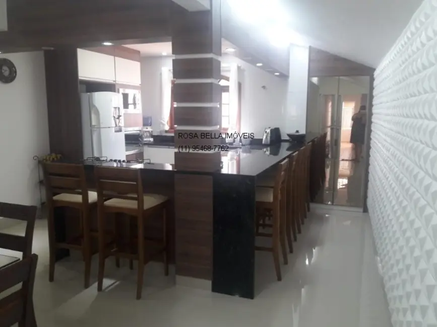 Casa com 3 quartos à venda, 196m2 em Parque Residencial Eloy Chaves, Jundiai - SP - imagem 4 Foto 4 de Casa com 3 quartos à venda, 196m2 em Parque Residencial Eloy Chaves, Jundiai - SP