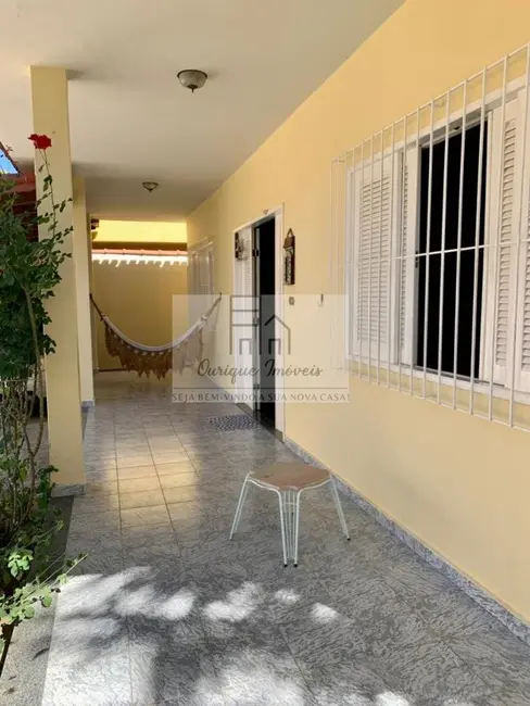 Casa com 4 quartos à venda, 170m2 em Centro, Bom Jesus Do Itabapoana - RJ - imagem 3 Foto 3 de Casa com 4 quartos à venda, 170m2 em Centro, Bom Jesus Do Itabapoana - RJ