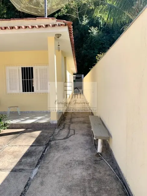 Casa com 4 quartos à venda, 170m2 em Centro, Bom Jesus Do Itabapoana - RJ - imagem 4 Foto 4 de Casa com 4 quartos à venda, 170m2 em Centro, Bom Jesus Do Itabapoana - RJ