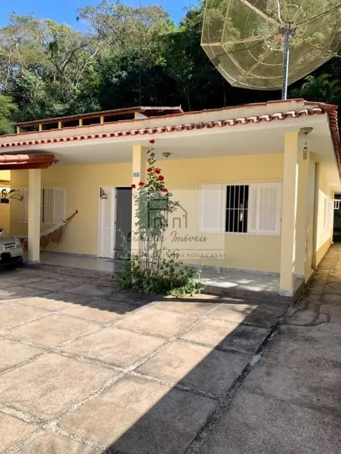 Foto 1 de Casa com 4 quartos à venda, 170m2 em Centro, Bom Jesus Do Itabapoana - RJ