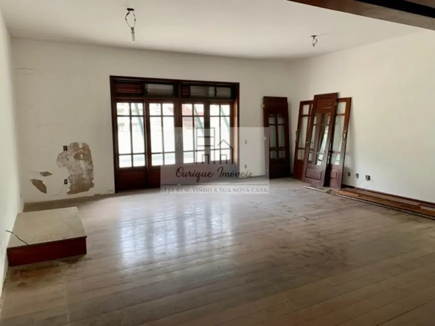 Cobertura com 3 quartos à venda, 300m2 em Várzea, Teresopolis - RJ - imagem 6 Foto 6 de Cobertura com 3 quartos à venda, 300m2 em Várzea, Teresopolis - RJ
