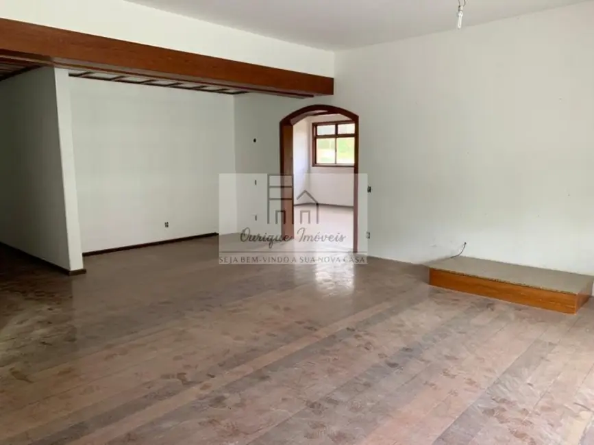 Cobertura com 3 quartos à venda, 300m2 em Várzea, Teresopolis - RJ - imagem 5 Foto 5 de Cobertura com 3 quartos à venda, 300m2 em Várzea, Teresopolis - RJ
