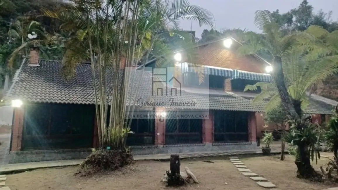 Foto 3 de Casa com 4 quartos à venda, 335m2 em Albuquerque, Teresopolis - RJ