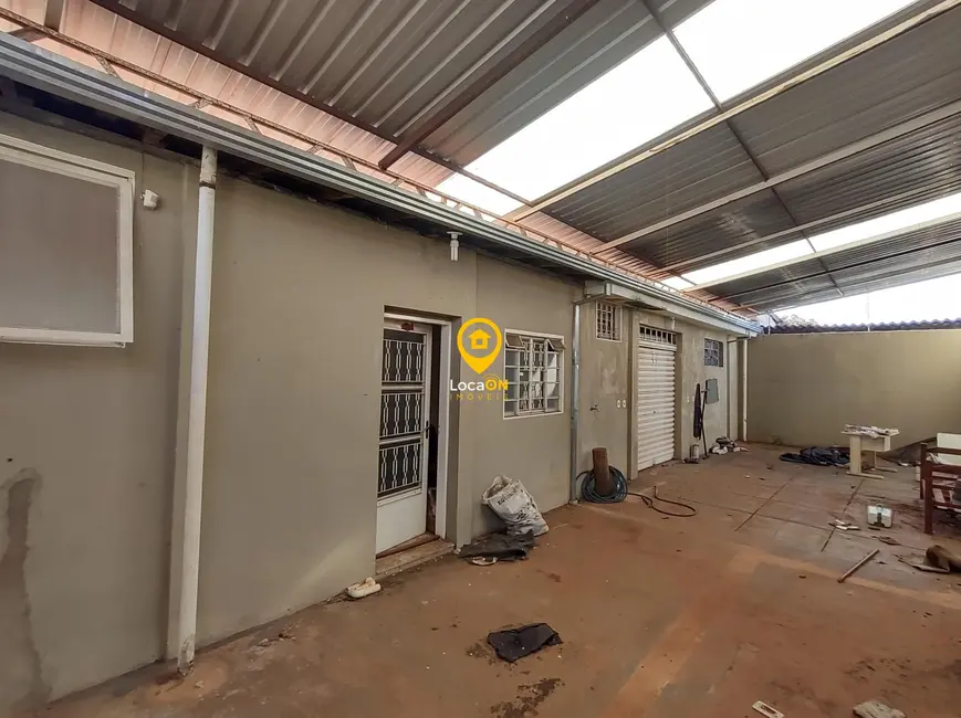 Armazém / Galpão com 1 quarto para alugar, 300m2 em Centro, Araraquara - SP - imagem 6 Foto 6 de Armazém / Galpão com 1 quarto para alugar, 300m2 em Centro, Araraquara - SP