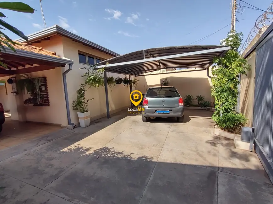 Casa com 3 quartos para alugar, 251m2 em Parque Gramado II, Araraquara - SP - imagem 4 Foto 4 de Casa com 3 quartos para alugar, 251m2 em Parque Gramado II, Araraquara - SP