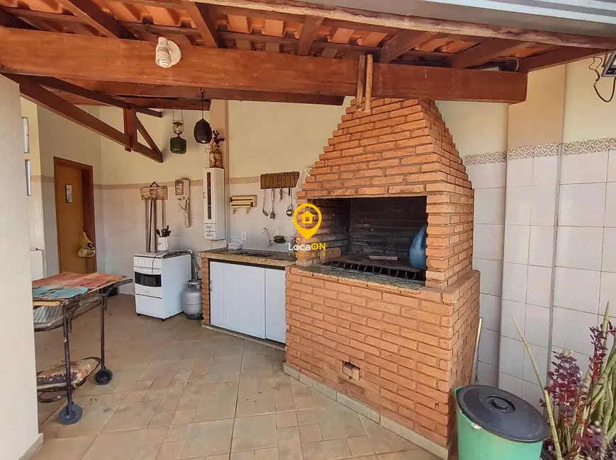 Casa com 3 quartos para alugar, 251m2 em Parque Gramado II, Araraquara - SP - imagem 3 Foto 3 de Casa com 3 quartos para alugar, 251m2 em Parque Gramado II, Araraquara - SP