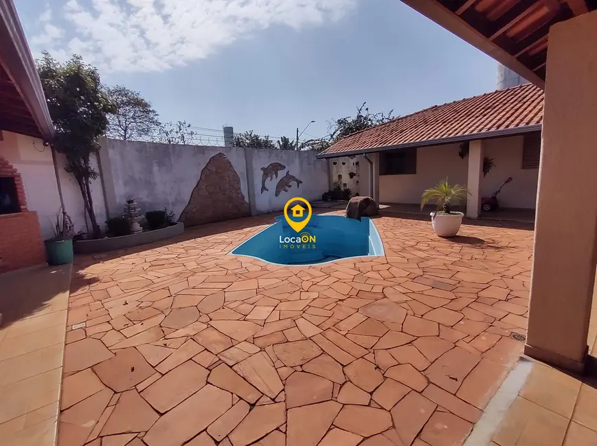 Casa com 3 quartos para alugar, 251m2 em Parque Gramado II, Araraquara - SP - imagem 6 Foto 6 de Casa com 3 quartos para alugar, 251m2 em Parque Gramado II, Araraquara - SP