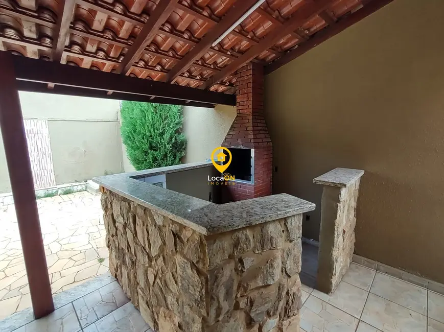 Casa com 3 quartos à venda, 360m2 em Parque Residencial Cândido Portinari, Ribeirao Preto - SP - imagem 4 Foto 4 de Casa com 3 quartos à venda, 360m2 em Parque Residencial Cândido Portinari, Ribeirao Preto - SP