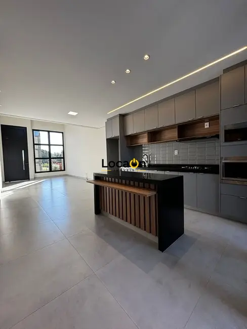 Casa com 3 quartos à venda, 250m2 em Recreio Anhangüera, Ribeirao Preto - SP - imagem 3 Foto 3 de Casa com 3 quartos à venda, 250m2 em Recreio Anhangüera, Ribeirao Preto - SP