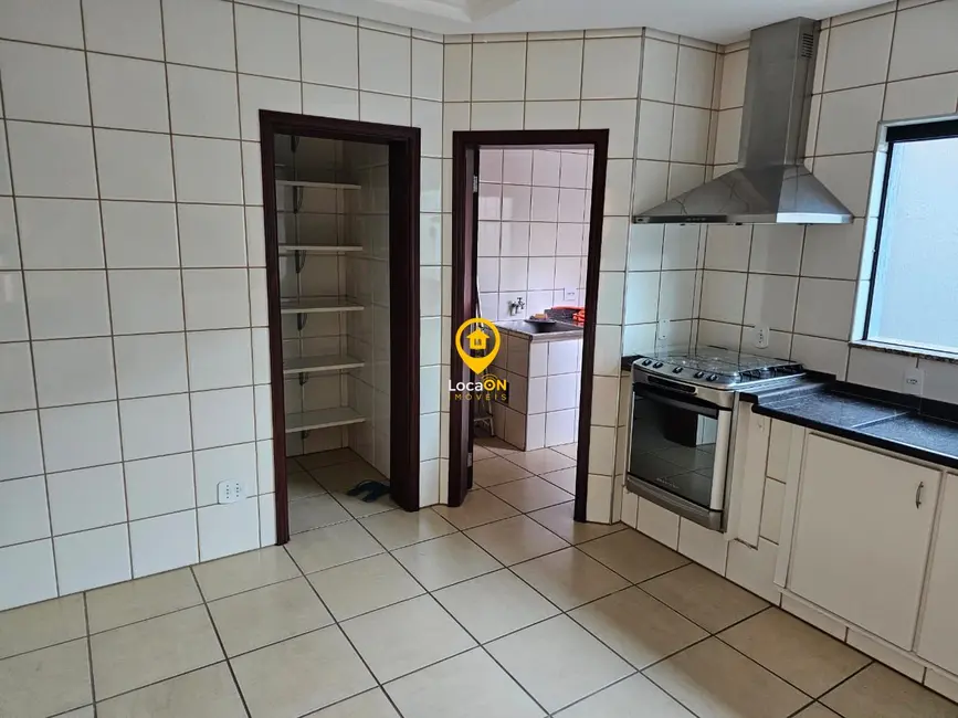 Foto 19 de Casa com 3 quartos para alugar, 120m2 em Jardim Santa Lúcia, Araraquara - SP