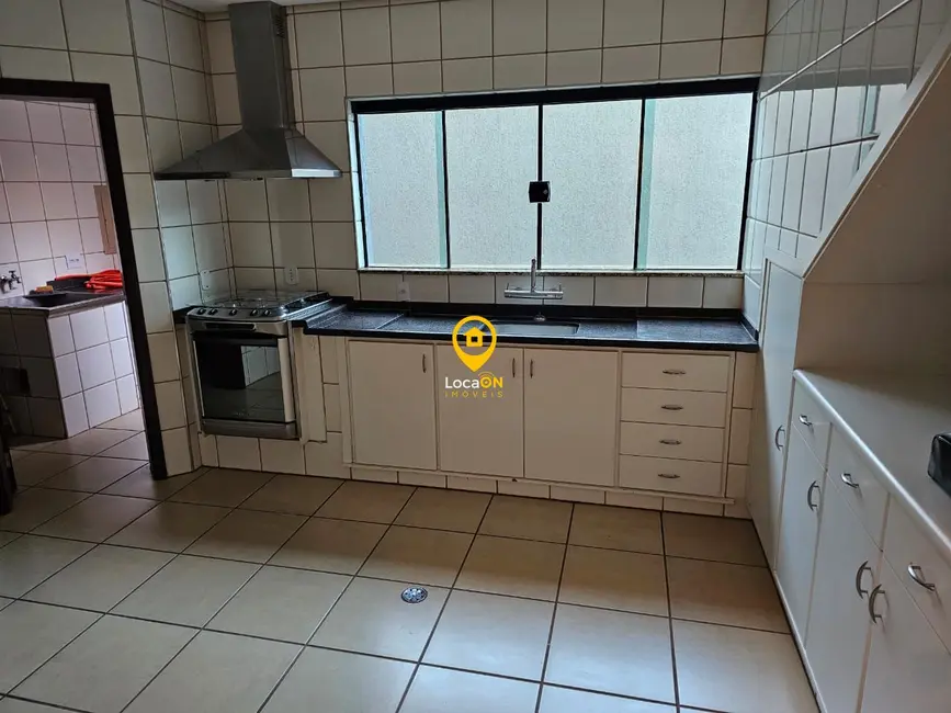 Foto 23 de Casa com 3 quartos para alugar, 120m2 em Jardim Santa Lúcia, Araraquara - SP
