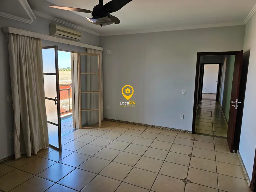 Foto 10 de Casa com 3 quartos para alugar, 120m2 em Jardim Santa Lúcia, Araraquara - SP