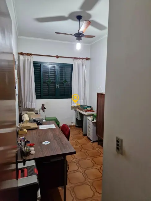 Foto 2 de Casa com 3 quartos para alugar, 228m2 em Jardim São Luiz, Ribeirao Preto - SP
