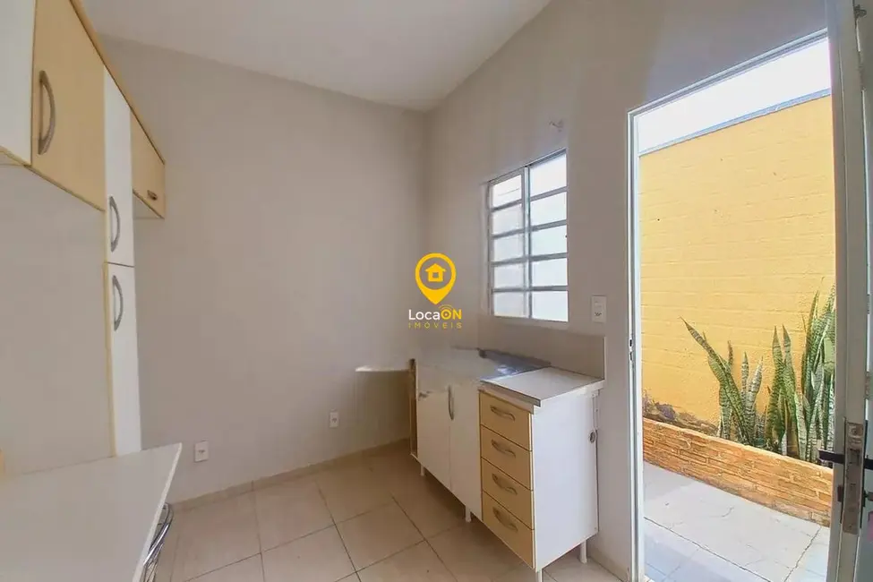 Foto 5 de Casa com 2 quartos para alugar, 65m2 em Jardim dos Oliveiras, Campinas - SP