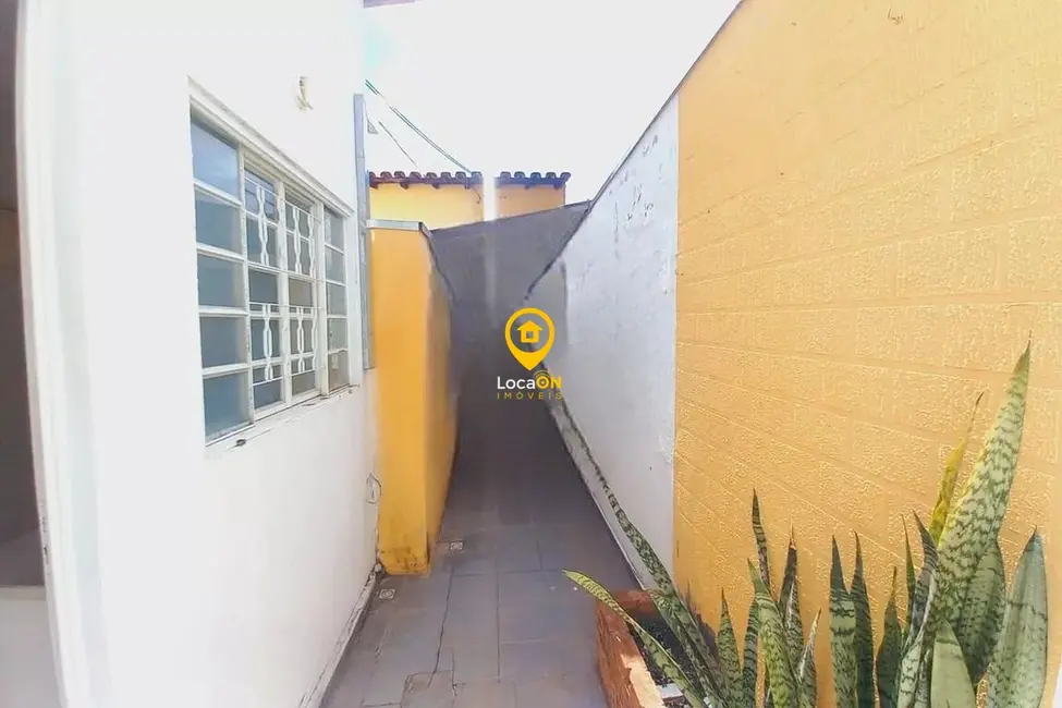 Foto 3 de Casa com 2 quartos para alugar, 65m2 em Jardim dos Oliveiras, Campinas - SP