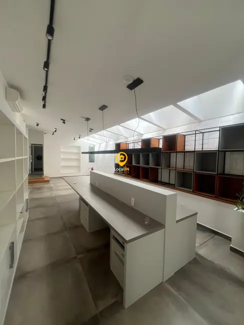 Casa com 3 quartos para alugar, 265m2 em Alto da Boa Vista, Ribeirao Preto - SP - imagem 4 Foto 4 de Casa com 3 quartos para alugar, 265m2 em Alto da Boa Vista, Ribeirao Preto - SP