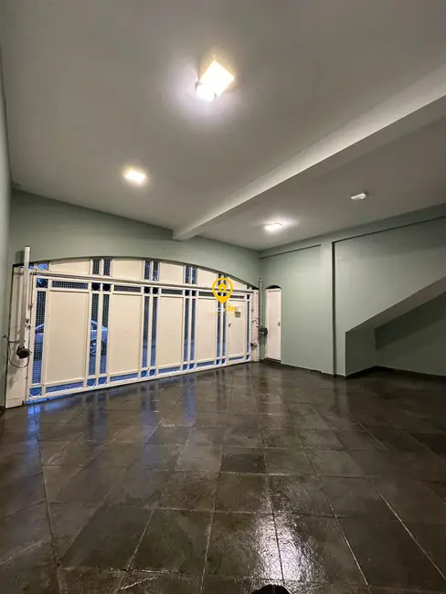 Foto 2 de Casa com 2 quartos para alugar, 122m2 em Jardim das Vertentes, São Paulo - SP