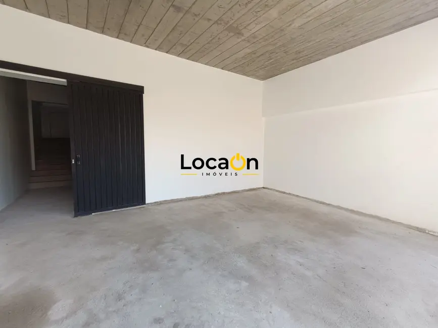 Foto 3 de Prédio Inteiro com 2 quartos para alugar, 120m2 em Vila Dom Pedro I, São Paulo - SP