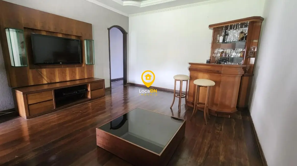 Casa com 3 quartos para alugar, 199m2 em Castelo, Belo Horizonte - MG - imagem 3 Foto 3 de Casa com 3 quartos para alugar, 199m2 em Castelo, Belo Horizonte - MG