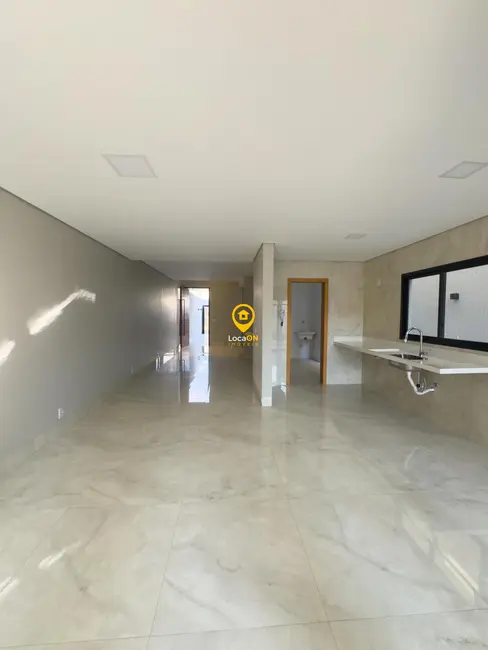 Sobrado com 3 quartos para alugar, 221m2 em Setor Faiçalville, Goiania - GO - imagem 2 Foto 2 de Sobrado com 3 quartos para alugar, 221m2 em Setor Faiçalville, Goiania - GO