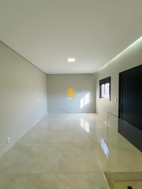 Sobrado com 3 quartos para alugar, 221m2 em Setor Faiçalville, Goiania - GO - imagem 8 Foto 8 de Sobrado com 3 quartos para alugar, 221m2 em Setor Faiçalville, Goiania - GO