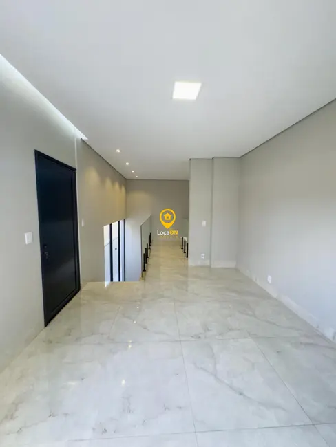 Sobrado com 3 quartos para alugar, 221m2 em Setor Faiçalville, Goiania - GO - imagem 7 Foto 7 de Sobrado com 3 quartos para alugar, 221m2 em Setor Faiçalville, Goiania - GO