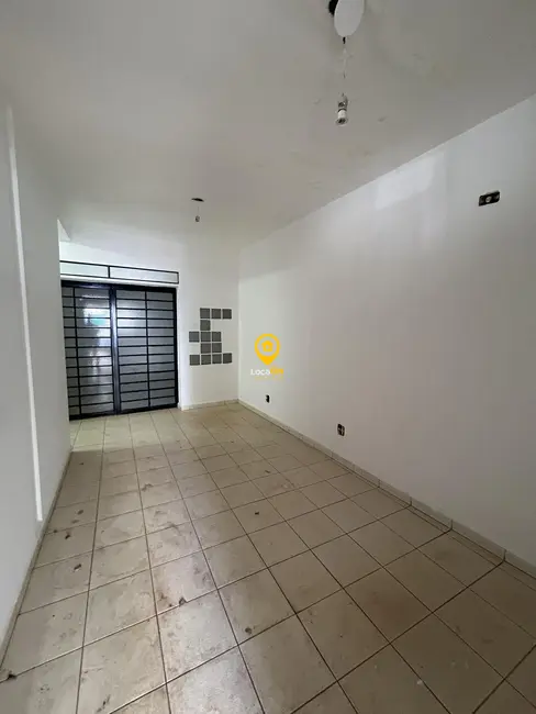 Loja com 5 quartos para alugar, 293m2 em Jardim Irajá, Ribeirao Preto - SP - imagem 7 Foto 7 de Loja com 5 quartos para alugar, 293m2 em Jardim Irajá, Ribeirao Preto - SP