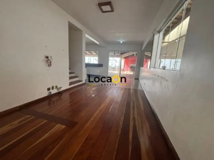 Foto 3 de Casa com 4 quartos para alugar, 500m2 em Castelo, Belo Horizonte - MG