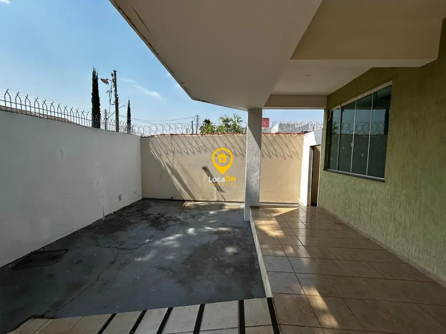 Sobrado com 4 quartos para alugar, 418m2 em Jardim Planalto, Goiania - GO - imagem 3 Foto 3 de Sobrado com 4 quartos para alugar, 418m2 em Jardim Planalto, Goiania - GO