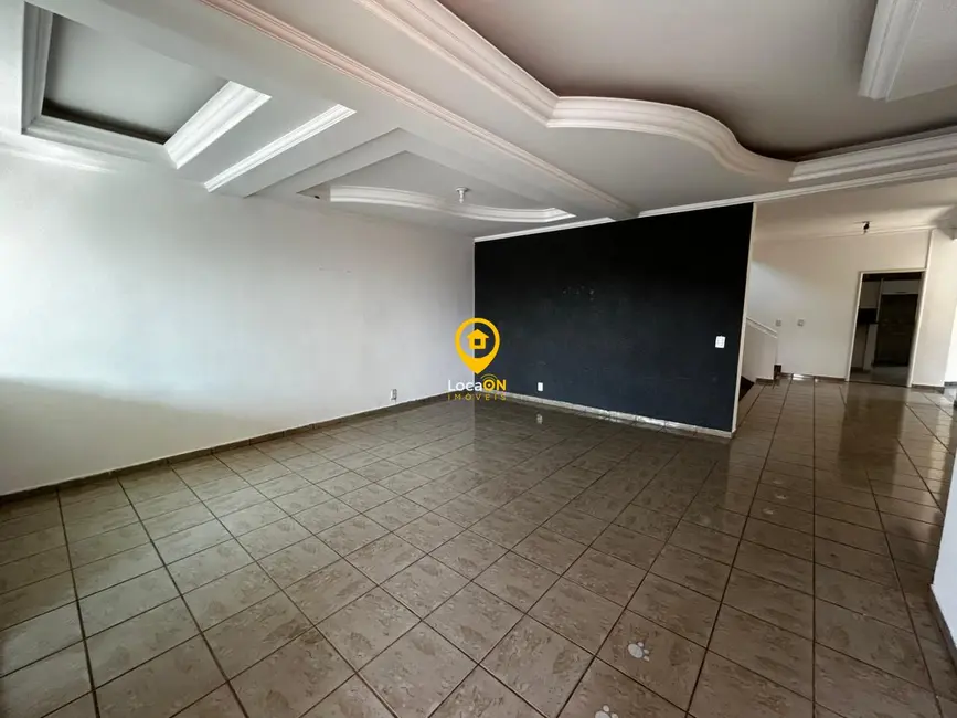 Sobrado com 4 quartos para alugar, 418m2 em Jardim Planalto, Goiania - GO - imagem 6 Foto 6 de Sobrado com 4 quartos para alugar, 418m2 em Jardim Planalto, Goiania - GO